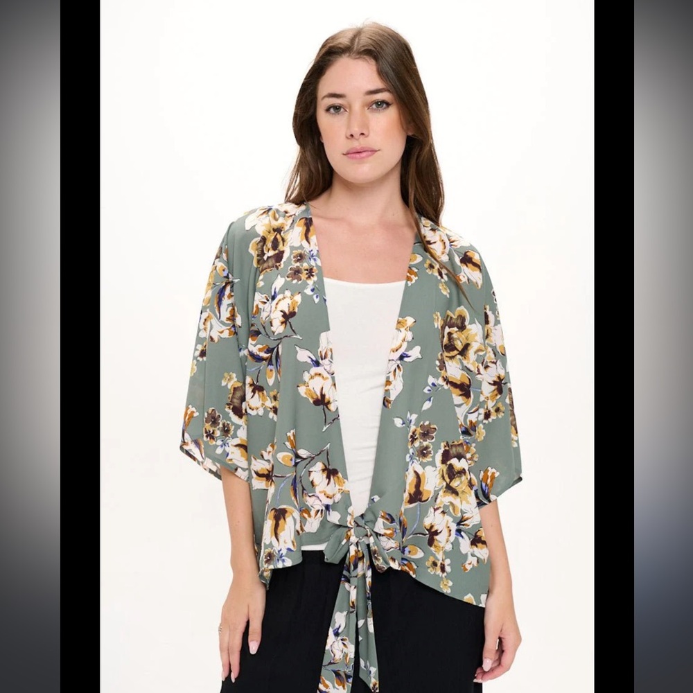 Ladies‎ medium floral adjustable kimono top